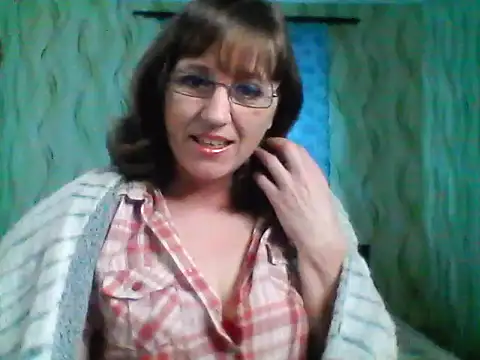 Alisaprice077 online show from April 2026 06:53:01 AM