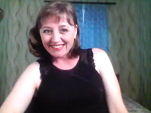 Alisaprice077 online show from May 2026 04:01:02 PM