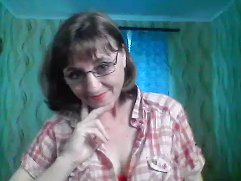 Alisaprice077 online show from April 2026 02:32:02 PM