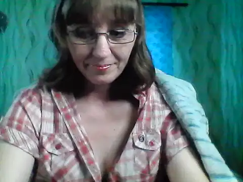 Alisaprice077 online show from April 2026 10:22:01 AM