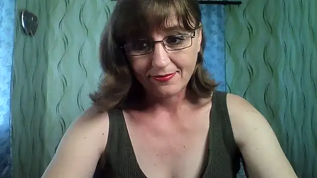 Alisaprice077 online show from June 2026 10:37:02 AM