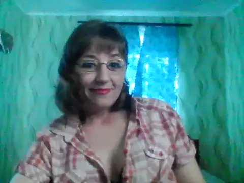Alisaprice077 online show from May 2026 02:20:01 PM