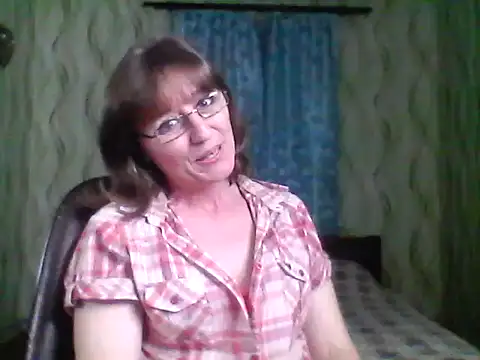 Alisaprice077 online show from April 2026 09:05:02 PM