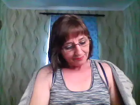 Alisaprice077 online show from April 2026 09:05:01 AM