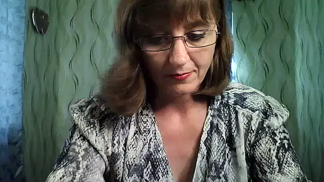 Alisaprice077 online show from June 2026 02:48:02 PM