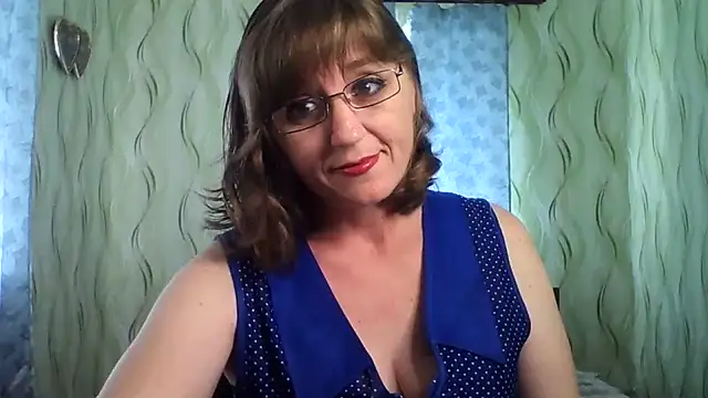 Alisaprice077 online show from June 2026 11:54:02 AM