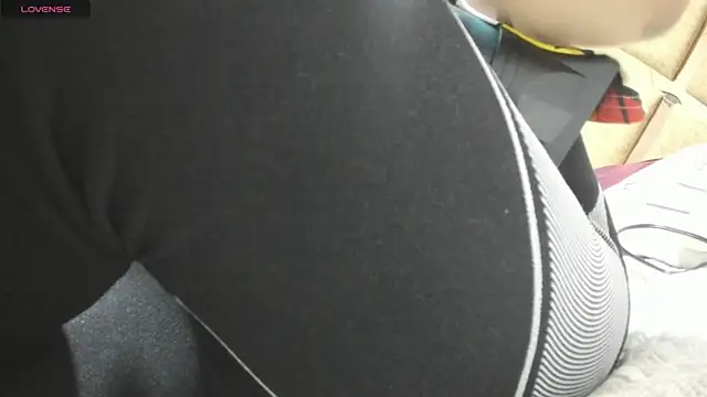 EmaGw7 online show from April 2026 10:39:02 PM