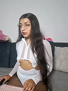 Aby Moreau online show from May 2026 12:25:01 AM