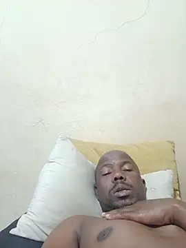 Snapshot of Zolani003 chatting on June 2026 08:25:02 PM Zolani003 online show from June 2026 08:25:02 PM