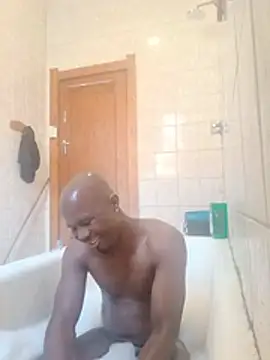 Snapshot of Zolani003 chatting on May 2026 02:06:02 PM Zolani003 online show from May 2026 02:06:02 PM