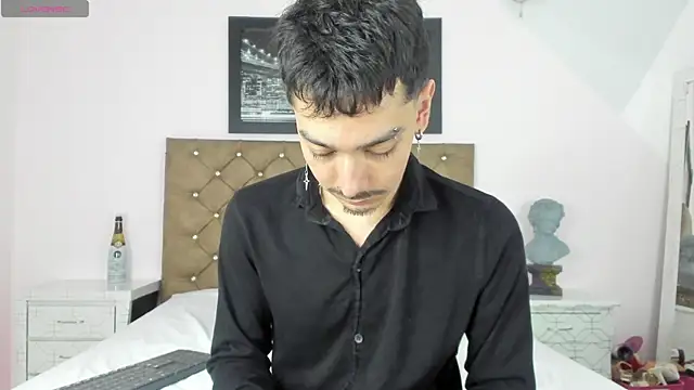 finn jackson online show from April 2026 07:53:01 PM