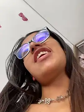 chanell pinkk online show from March 2026 03:02:01 PM