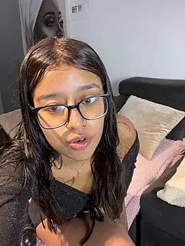 chanell pinkk online show from April 2026 01:48:01 PM