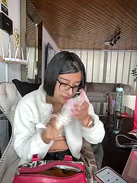 chanell pinkk online show from March 2026 01:23:02 PM