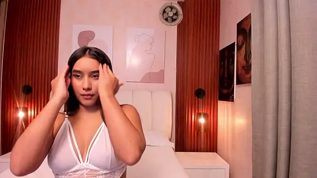 EmmaThompson   online show from March 2026 12:22:02 AM