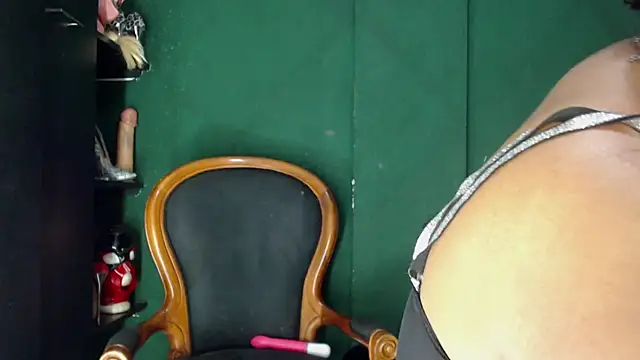 AntonelaVargas online show from April 2026 07:38:02 PM