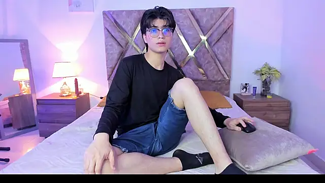 Kai blaz online show from March 2026 08:32:01 PM