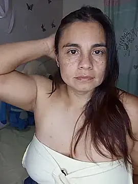 Snapshot of BettyBoo_w chatting on July 2026 12:17:01 AM BettyBoo w online show from July 2026 12:17:01 AM