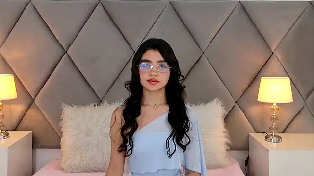 OliviaDiaz online show from May 2026 08:18:02 PM