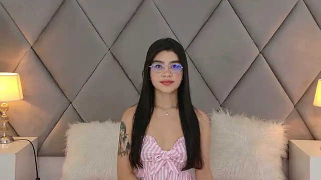 OliviaDiaz online show from May 2026 08:23:01 PM