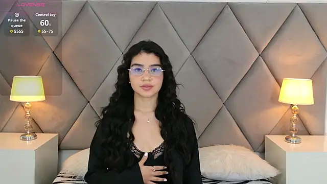 OliviaDiaz online show from April 2026 08:15:01 PM