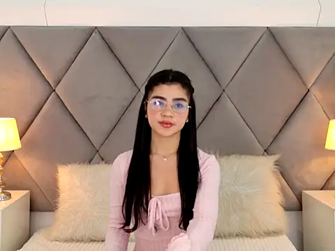 OliviaDiaz online show from April 2026 08:17:01 PM