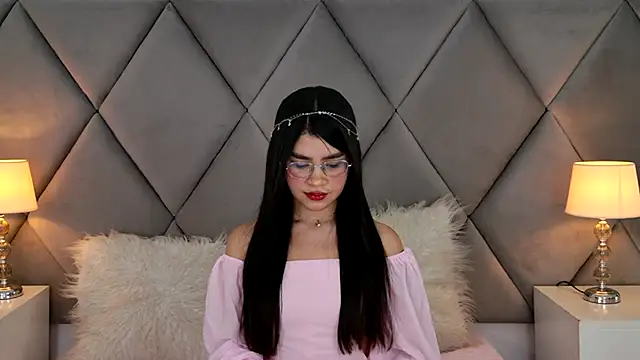Snapshot of OliviaDiaz chatting on June 2026 08:25:01 PM OliviaDiaz online show from June 2026 08:25:01 PM