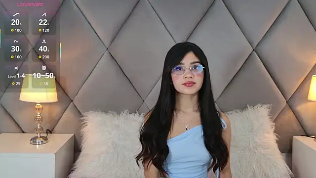Snapshot of OliviaDiaz chatting on June 2026 08:09:01 PM OliviaDiaz online show from June 2026 08:09:01 PM