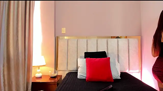 FreyaCameron online show from April 2026 01:29:01 PM