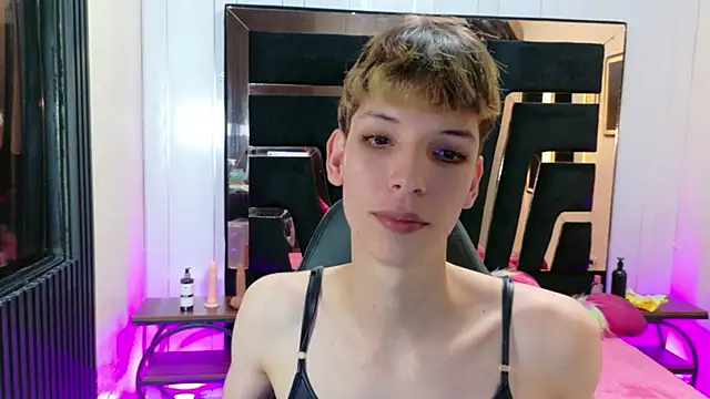 Stefany PiInk online show from March 2026 12:38:01 PM