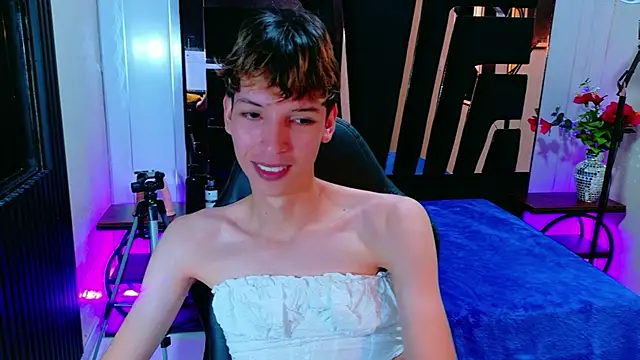 Stefany PiInk online show from April 2026 12:17:01 PM