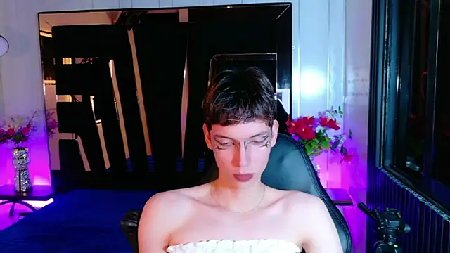 Stefany PiInk online show from April 2026 08:00:01 PM