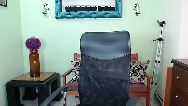 ChalonVera online show from April 2026 08:23:02 PM