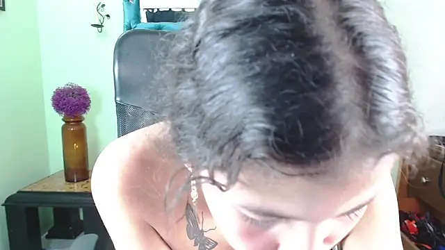 ChalonVera online show from April 2026 07:42:02 PM