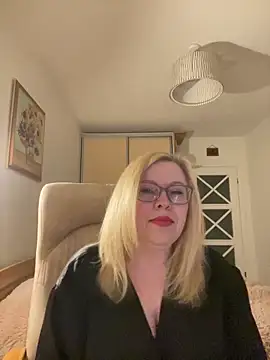 JanieLight53 online show from May 2026 06:10:01 PM