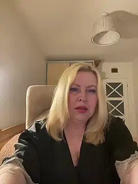 JanieLight53 online show from June 2026 10:25:02 PM