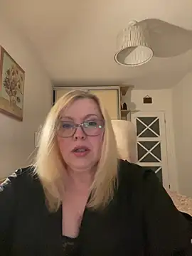 JanieLight53 online show from May 2026 06:18:01 PM