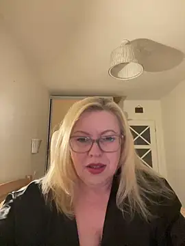 JanieLight53 online show from May 2026 08:51:01 PM