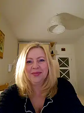 JanieLight53 online show from April 2026 08:15:01 PM