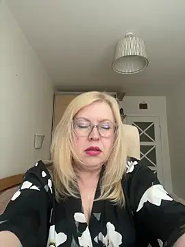 JanieLight53 online show from May 2026 05:08:02 PM