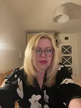 JanieLight53 online show from May 2026 10:59:01 PM