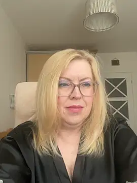 JanieLight53 online show from April 2026 01:41:02 PM