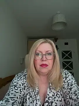 JanieLight53 online show from June 2026 06:02:01 PM