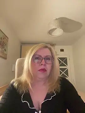 JanieLight53 online show from April 2026 06:47:01 PM