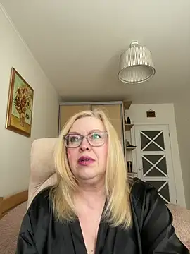 JanieLight53 online show from April 2026 11:14:01 AM