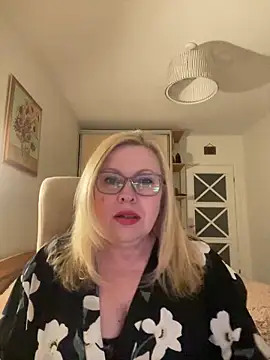 JanieLight53 online show from May 2026 07:52:01 PM