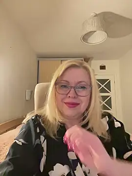 JanieLight53 online show from May 2026 07:56:02 PM