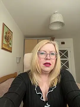 JanieLight53 online show from April 2026 12:41:02 PM