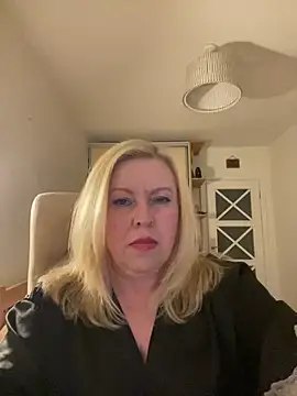 JanieLight53 online show from June 2026 09:53:01 PM