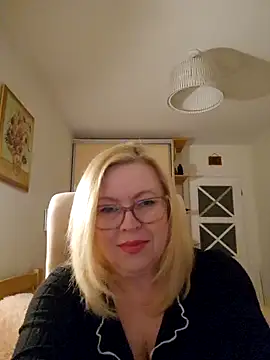 JanieLight53 online show from March 2026 09:24:02 PM